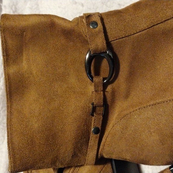 Boston Design Studio sz 9.5W booties with zippers and buckle detail in camel - Picture 5 of 8